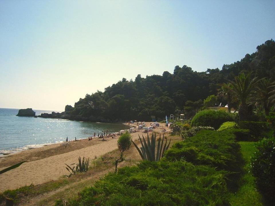 Alexandras On The Beach And Pool Apt Γλυφάδα Εξωτερικό φωτογραφία