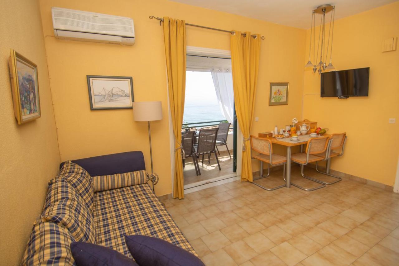 Alexandras On The Beach And Pool Apt Γλυφάδα Εξωτερικό φωτογραφία