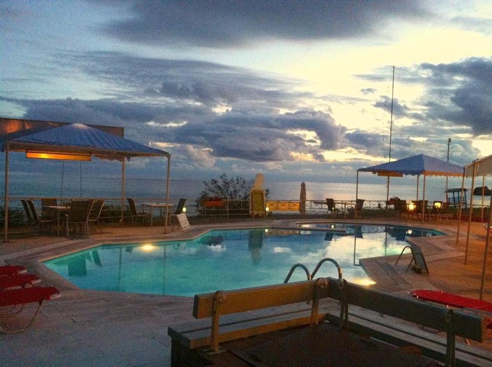 Alexandras On The Beach And Pool Apt Γλυφάδα Εξωτερικό φωτογραφία