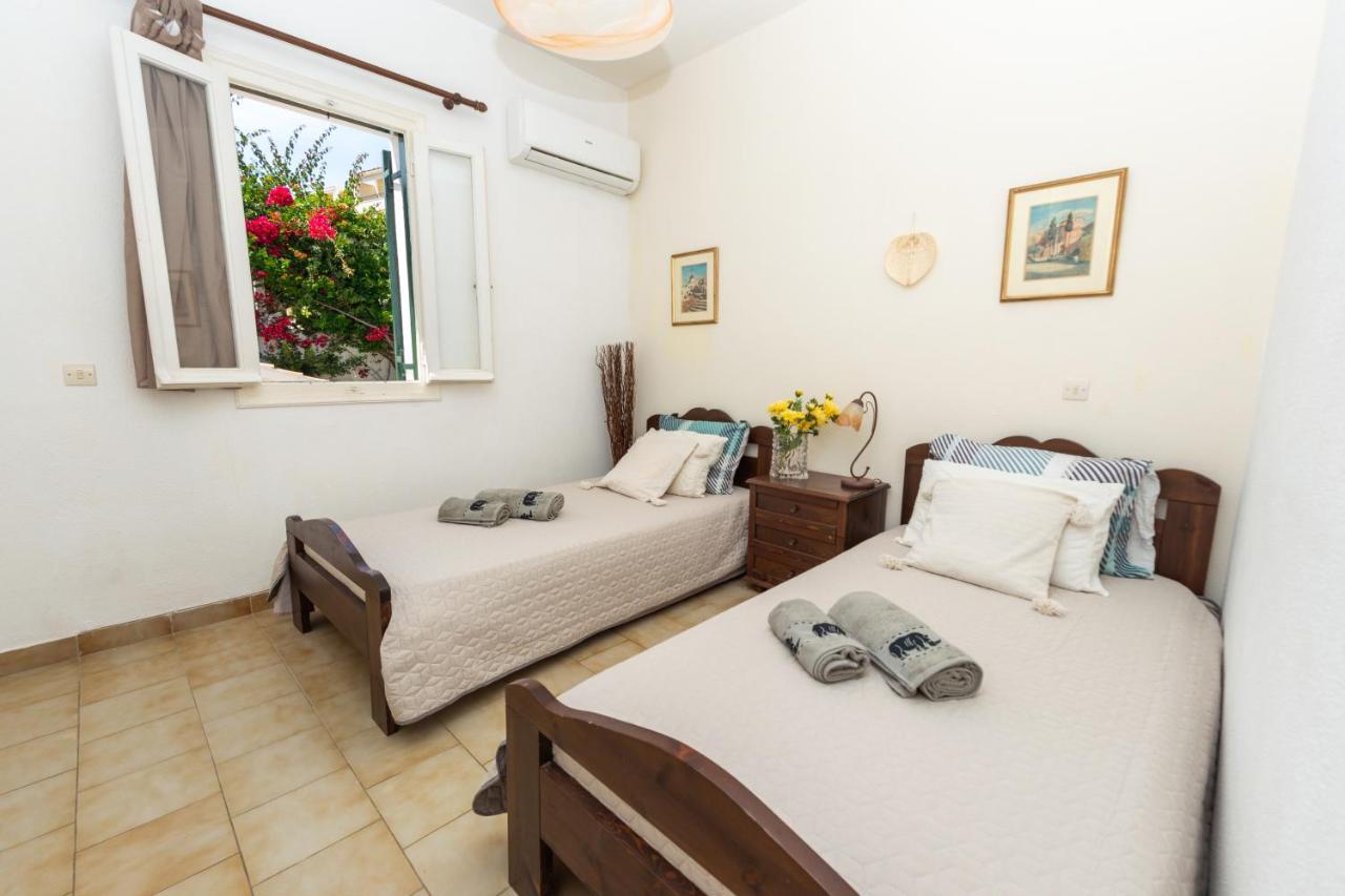 Alexandras On The Beach And Pool Apt Γλυφάδα Εξωτερικό φωτογραφία
